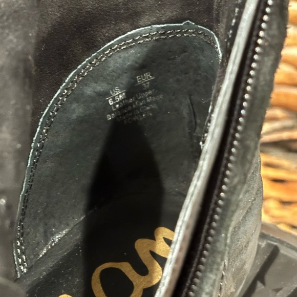 Sam Edelman Ankle Boot Fowler Nubuck Leather Black
US 6.5. Excellent condition! - Picture 13 of 13